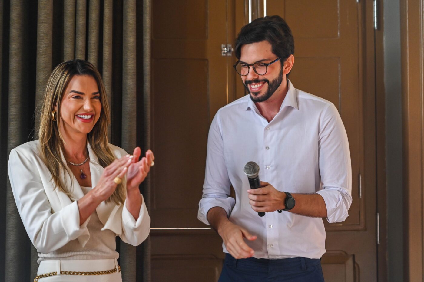 Roberta Caires e Pedro Dornas