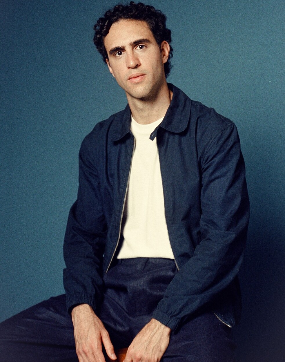 Zeca Veloso lança primeiro álbum solo e fala sobre influência da religião: “A coisa mais importante para mim é Jesus”