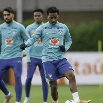 Seleção brasileira realiza primeiro treino para amistosos na Europa