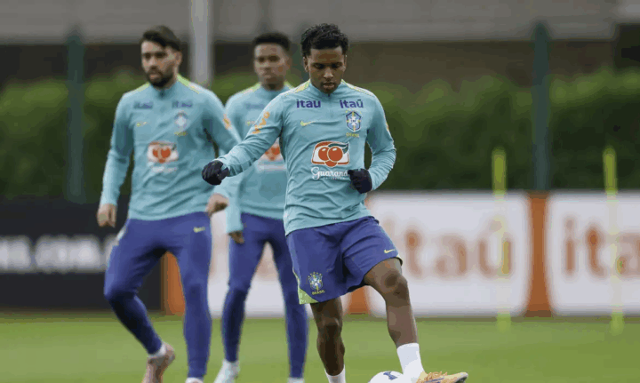 Seleção brasileira realiza primeiro treino para amistosos na Europa