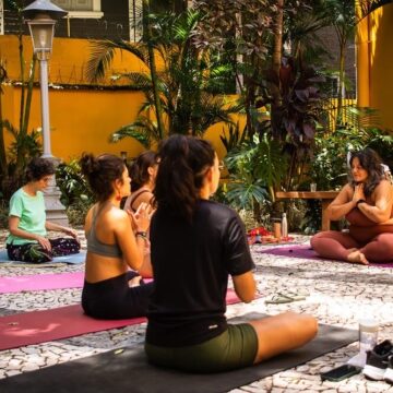 Salvador recebe experiência inédita que une yoga, brunch e vinhos no Cinema do Museu
