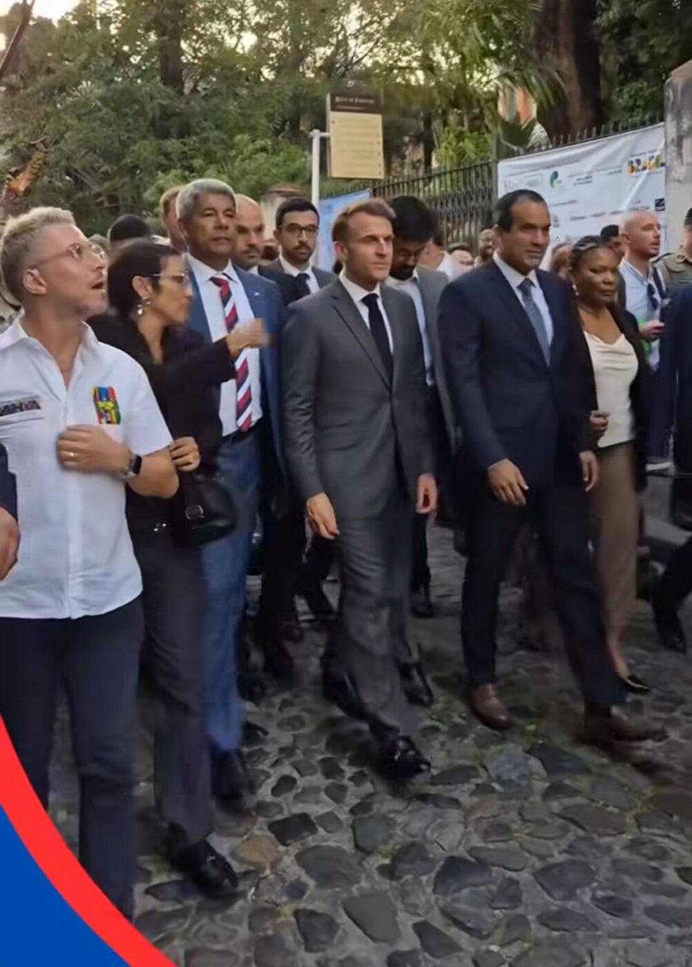 Macron visita pontos turísticos no Centro Histórico de Salvador