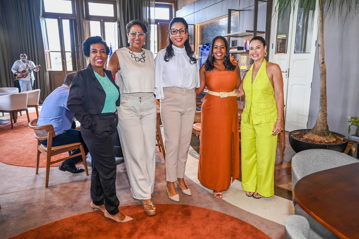 Elisangela Assis, Rose Marie Brito, Paula Nunes, Jumara Andrade e Edinelia Almeida