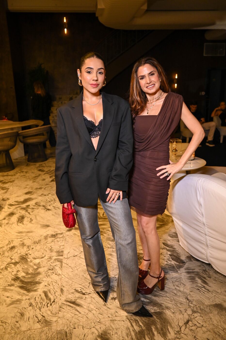 Indira Mendes e Renata de Magalhães Correia 