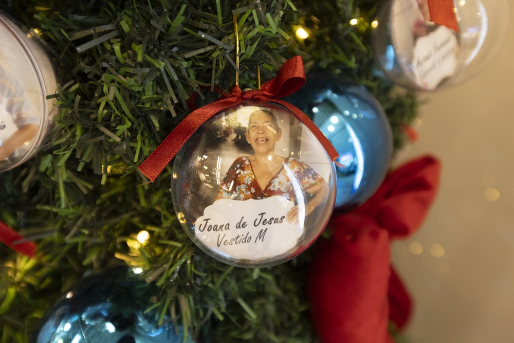 Campanha de Natal em Salvador incentiva adoção de pedidos de idosos; veja como participar