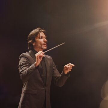 Academia de Letras da Bahia homenageia o maestro Carlos Prazeres com condecoração especial