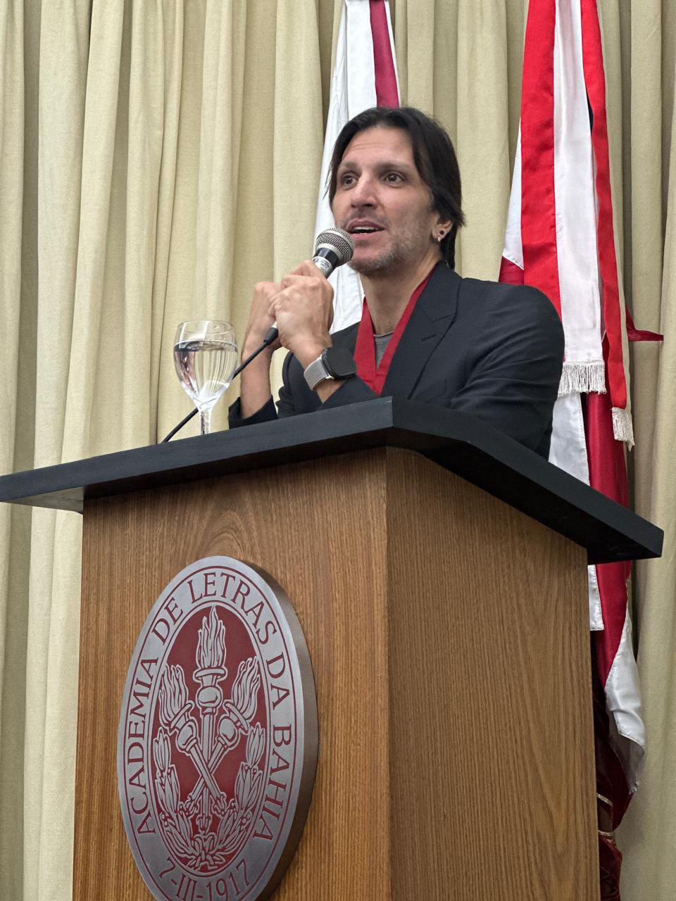 Maestro Carlos Prazeres recebe homenagem na Academia de Letras da Bahia