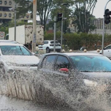 Chuva forte em Salvador ultrapassa média de novembro em apenas 24h