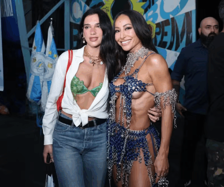 Ela não para! Dua Lipa curte noitada de samba na quadra da Vila Isabel, no Rio