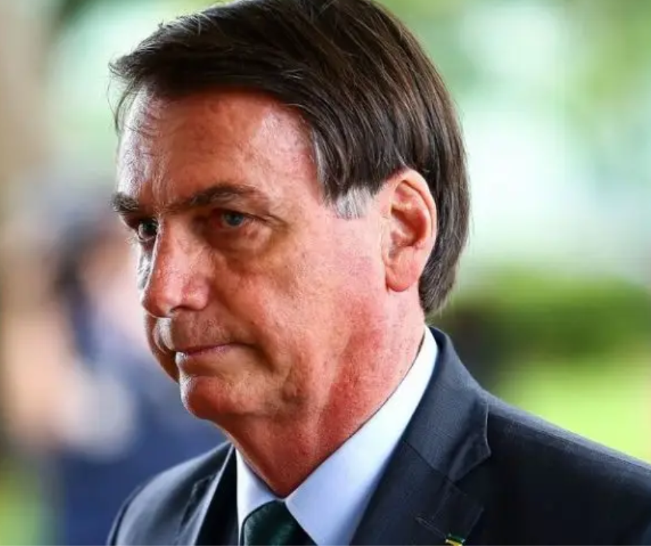 Bolsonaro pede a Moraes autorização para receber visitas da família na PF