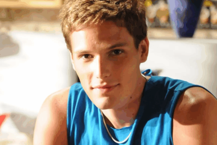 Justiça intima ator Jonatas Faro a pagar mais de R$ 370 mil em pensão atrasada