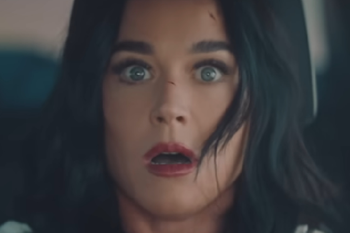 Katy Perry lança novo clipe e fãs veem indiretas sobre traição de Orlando Bloom