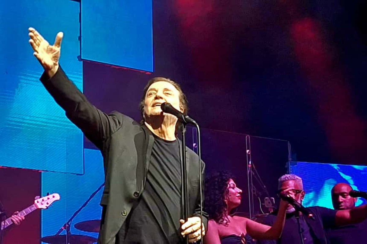 Fábio Jr. faz show em Salvador e se declara para fãs baianos: “Sem vocês eu não existiria”