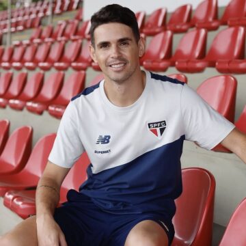 Após mal súbito, meia Oscar pode deixar futebol por problema no coração