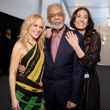 Kylie Minogue posta foto com Gilberto Gil e Flora Gil e elogia casal