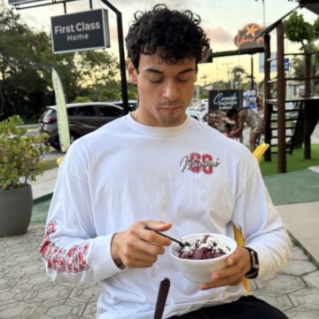 Victor Alexandre, filho de Carla Perez e Xanddy, curte a Bahia após brilhar em campeonato de fisiculturismo