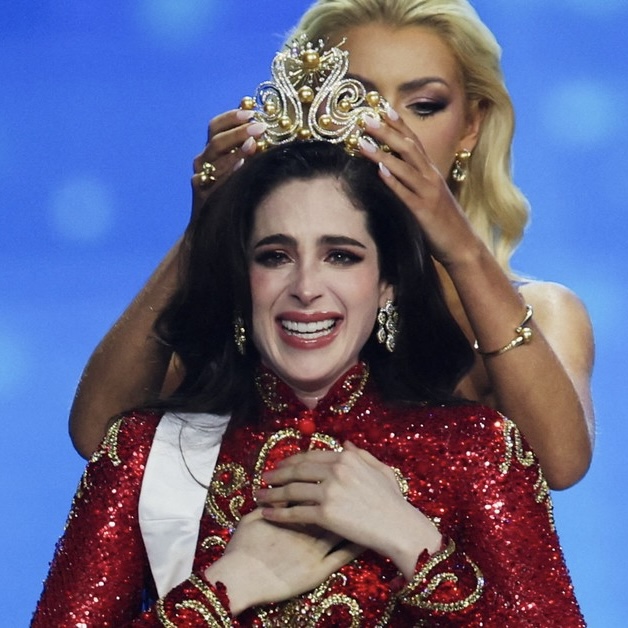 Mexicana é coroada Miss Universo 2025 após ser ofendida pelo organizador do concurso
