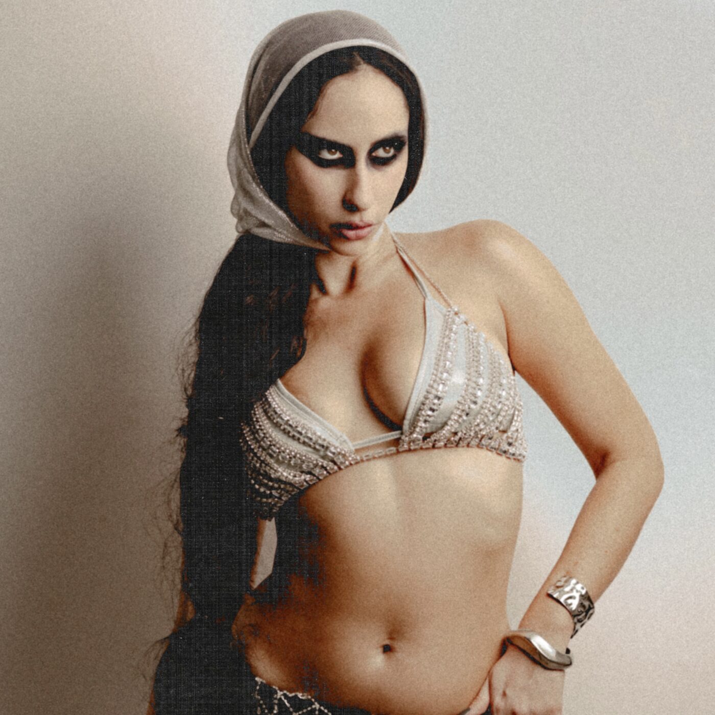 Gabi Lins mergulha na obra de Ney Matogrosso em show especial em Salvador neste fim de semana