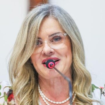 Presidente da Alba, deputada Ivana Bastos é internada na UTI