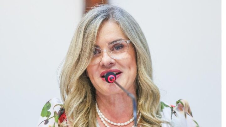 Presidente da Alba, deputada Ivana Bastos é internada na UTI