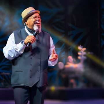 Jorge Aragão celebra 50 anos de carreira com show gratuito e com ingressos limitados em Salvador