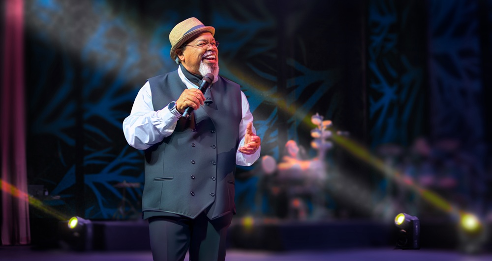 Jorge Aragão celebra 50 anos de carreira com show gratuito e com ingressos limitados em Salvador