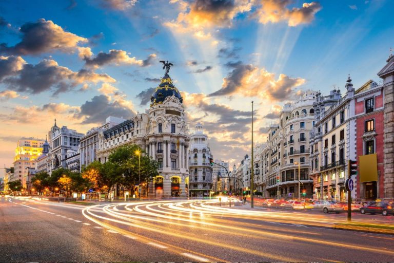 Intercâmbio gratuito em Madri: jovens baianos podem se inscrever até dezembro de 2025