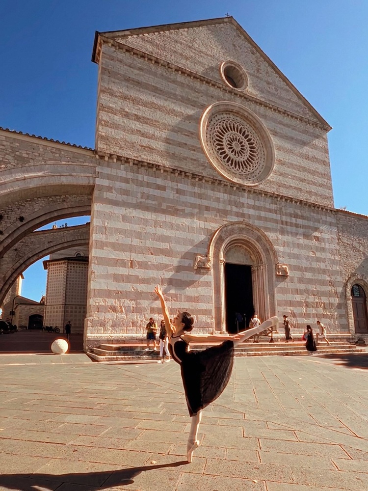 Baiana de 10 anos se classifica para a Final Mundial de uma das mais prestigiadas competições de balé, nos EUA