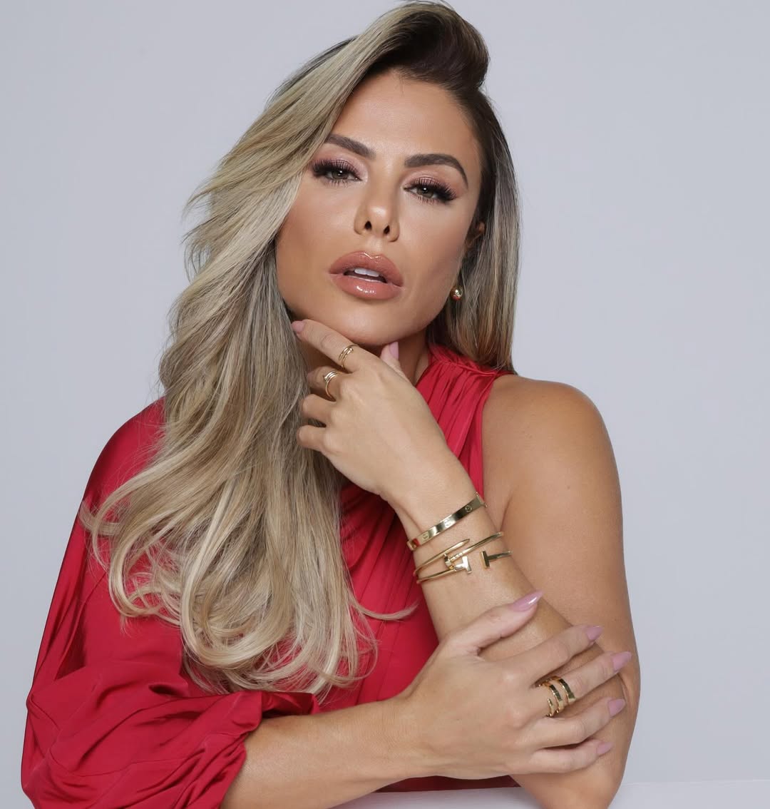 Poliana Rocha desabafa sobre a menopausa: “Sintomas ruins”