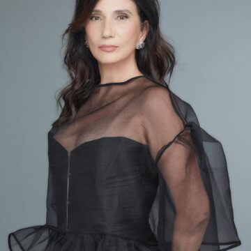 Zizi Possi apresenta show intimista em Salvador