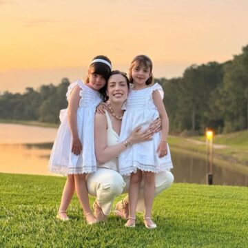 Fabi Justus encanta ao mostrar talento artístico das filhas gêmeas; veja vídeos