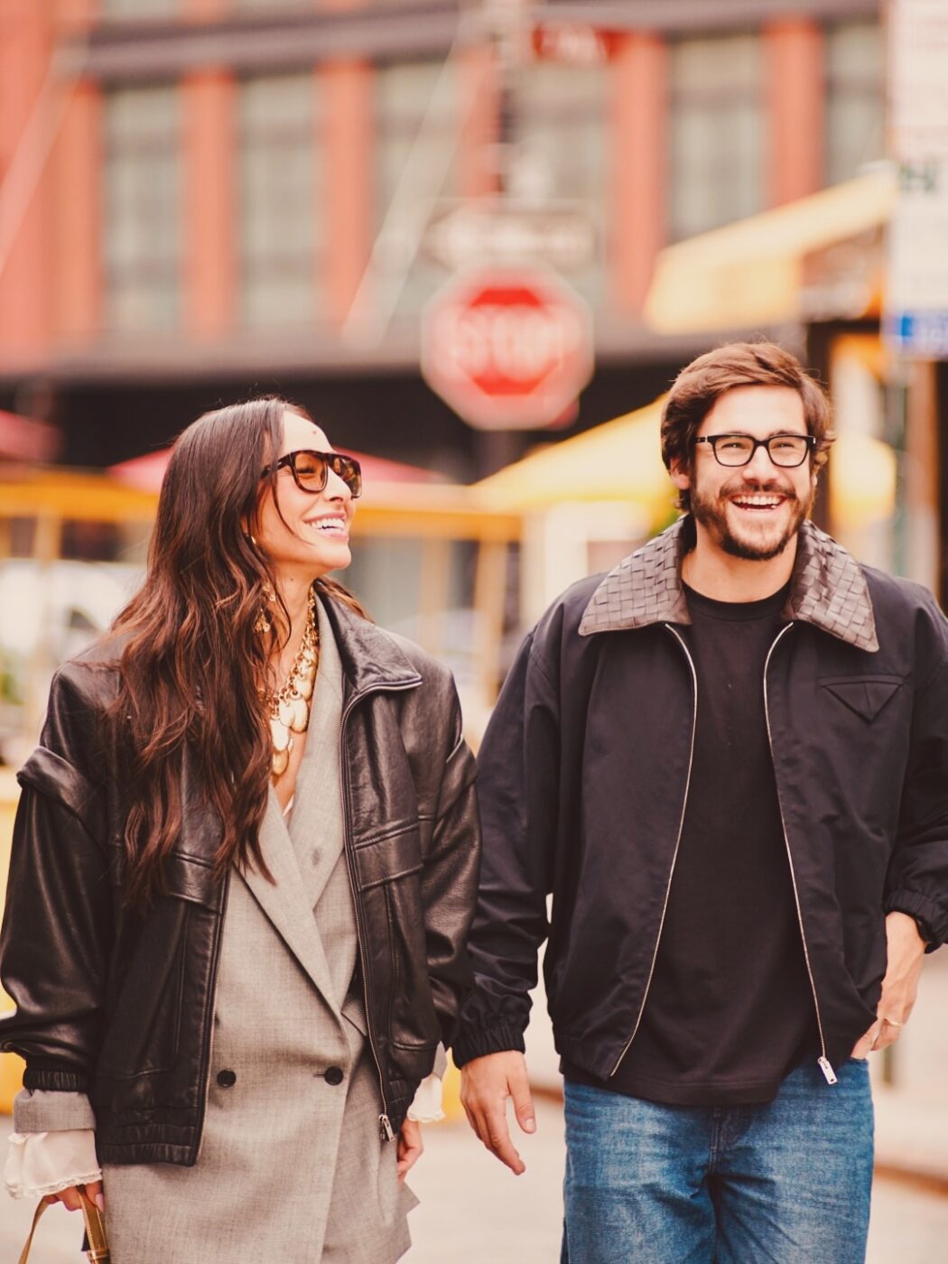 Sabrina Sato e Nicolas Prattes apostam em árvore gigante com tema de cachorro para decoração de Natal