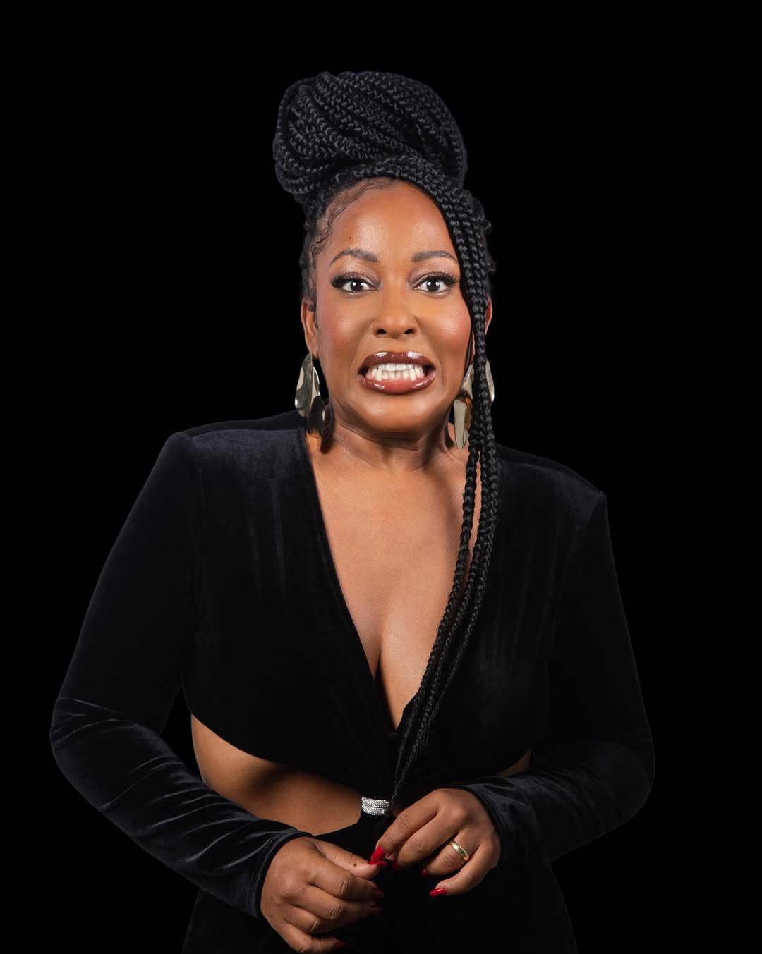 ‘E Eu Com Tudo Isso?’: Tia Má apresenta nova temporada do seu espetáculo solo em Salvador