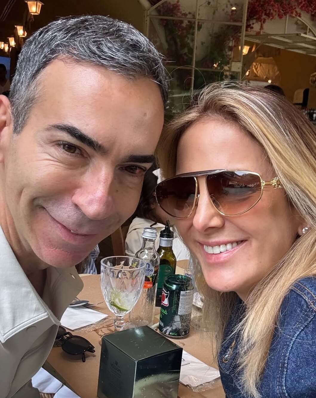 César Tralli ganha surpresa romântica de Tici Pinheiro em dia de estreia no Jornal Nacional