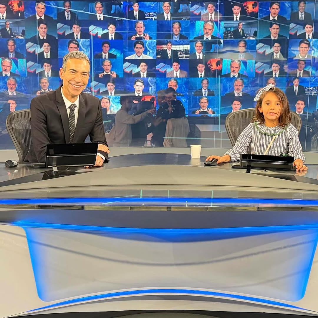 Filha de César Tralli e Tici Pinheiro esbanja fofura ao dividir a bancada do JN com o pai