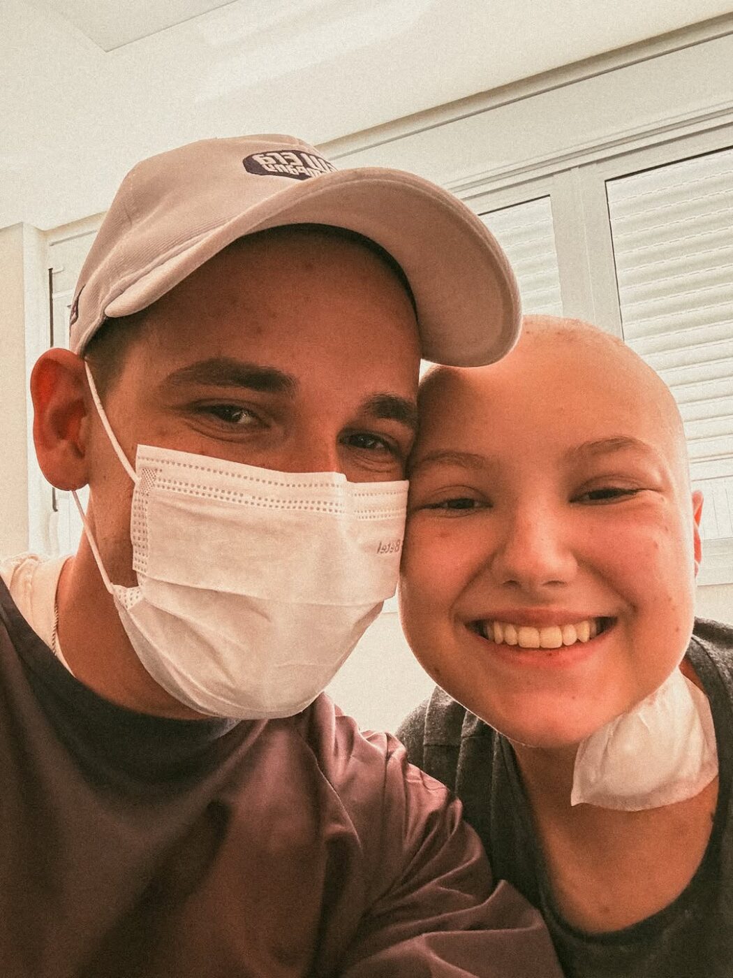 Marido de Isabel Veloso atualiza estado de saúde da influenciadora: “Sem palavras”