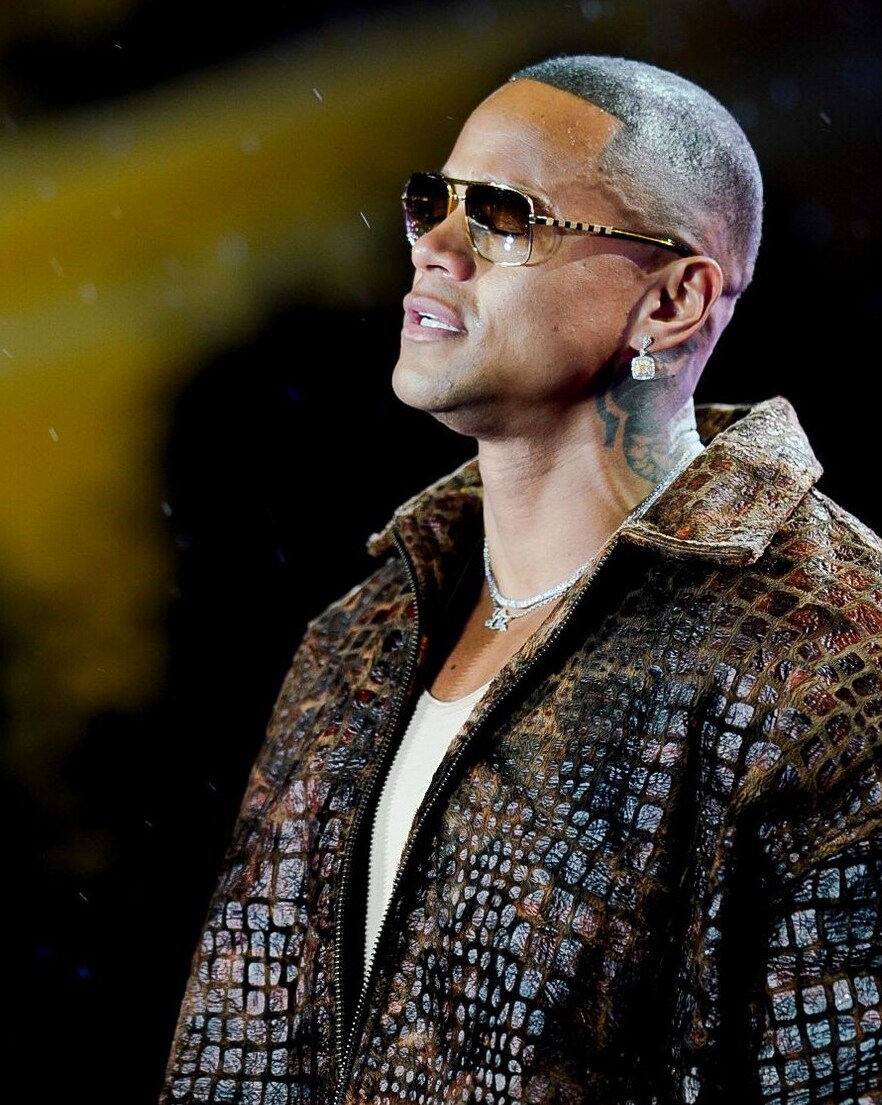 Famosos demonstram apoio a Léo Santana após cantor adiar show por conta das fortes chuvas em Salvador