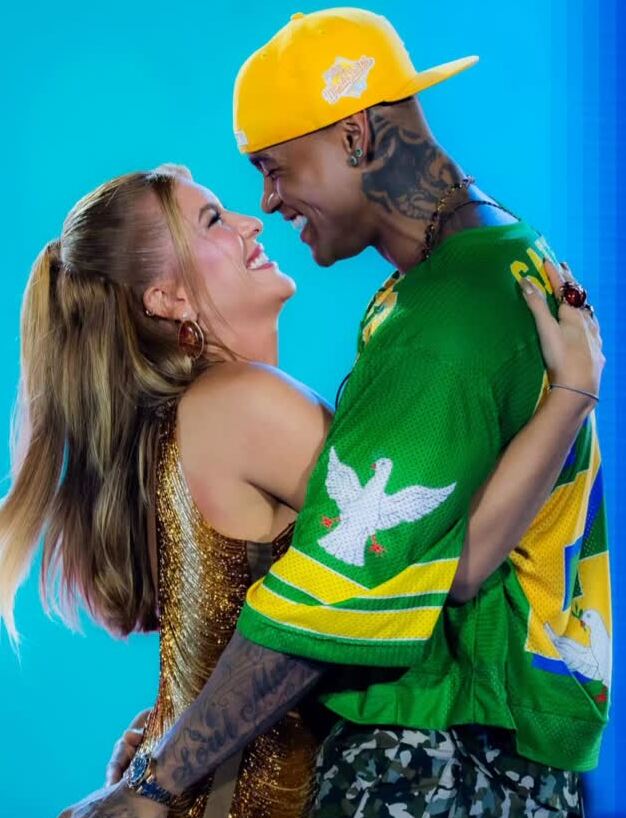 Grávida de Léo Santana, Lore Improta fala sobre o chá revelação surpresa e revela perrengue