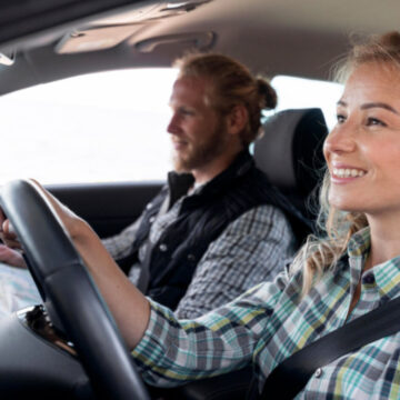 Peugeot 208 para motoristas iniciantes: design, tecnologia e facilidade de condução