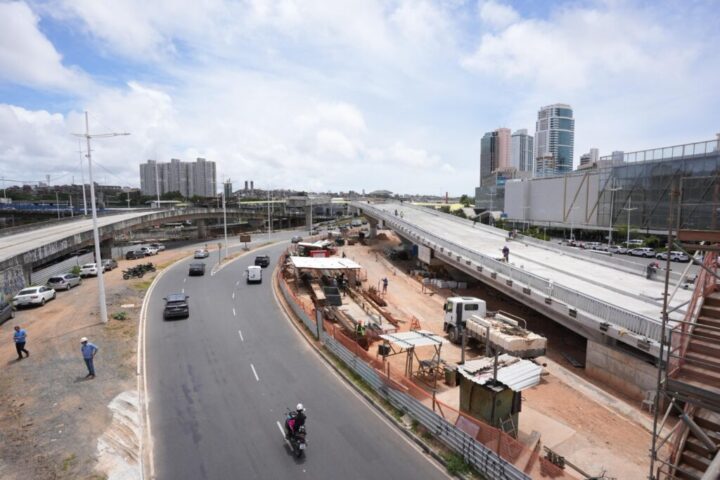 Obras do novo viaduto na Avenida ACM alteram trânsito em Salvador a partir desta quinta (6)
