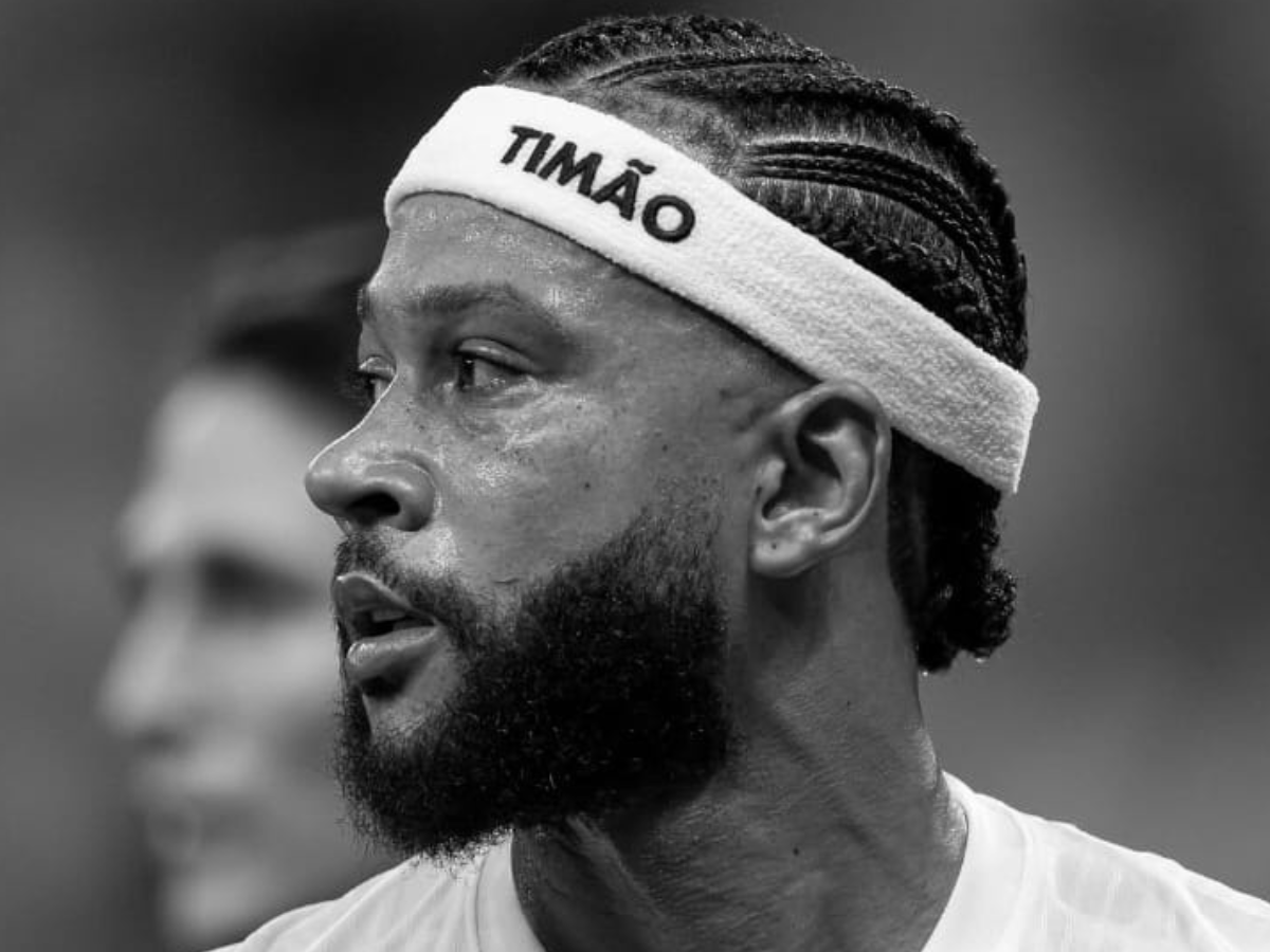 Corinthians pede que Memphis Depay deixe hotel de luxo que custa R$ 250 mil por mês