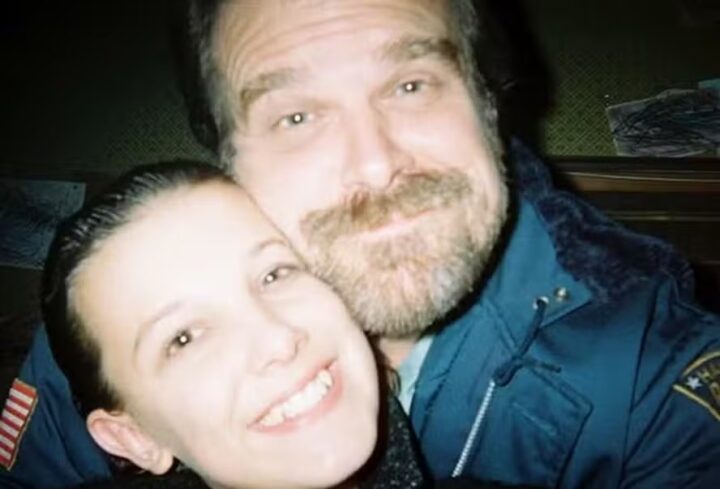 Millie Bobby Brown denuncia David Harbour: o que se sabe sobre a polêmica no set de ‘Stranger Things’