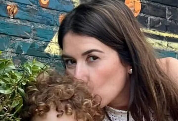 Rebeca Abravanel surpreende web com foto ao lado do filho de um ano: ‘Como está grandão’