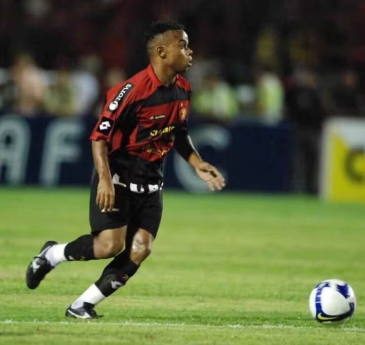 Carlinhos Bala chama Oswaldo de Oliveira de ‘entregador de colete’, e técnico rebate: ‘Todos os títulos sem treino’