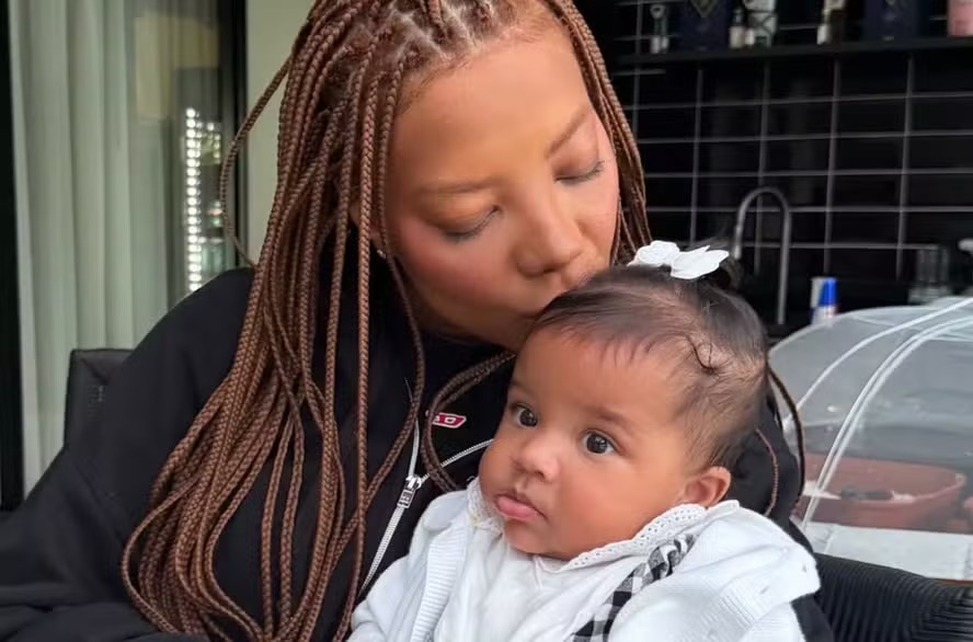 ‘Mini diva’: Ludmilla encanta com foto inédita de Zuri, sua filha com Brunna Gonçalves