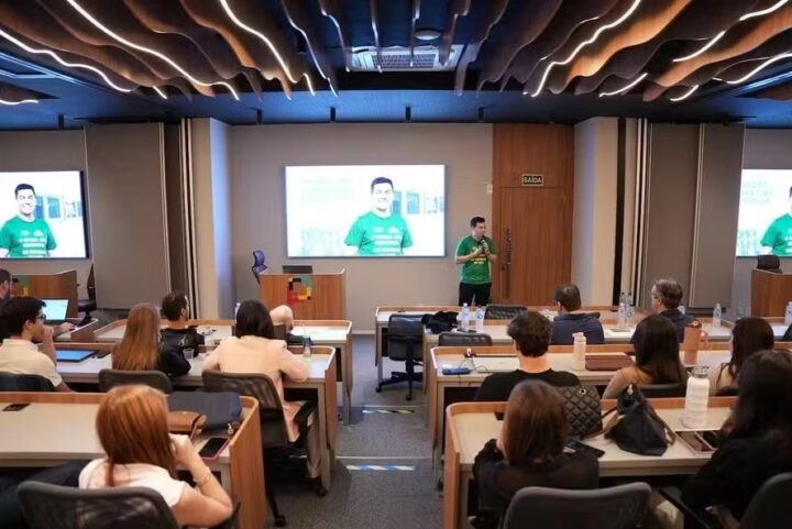 Escola de CEOs que dá Rolex para alunos abre unidade em São Paulo