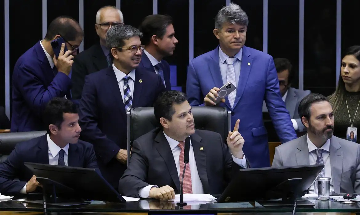 Congresso aprova crédito de R$ 42 bi para Previdência e Bolsa Família