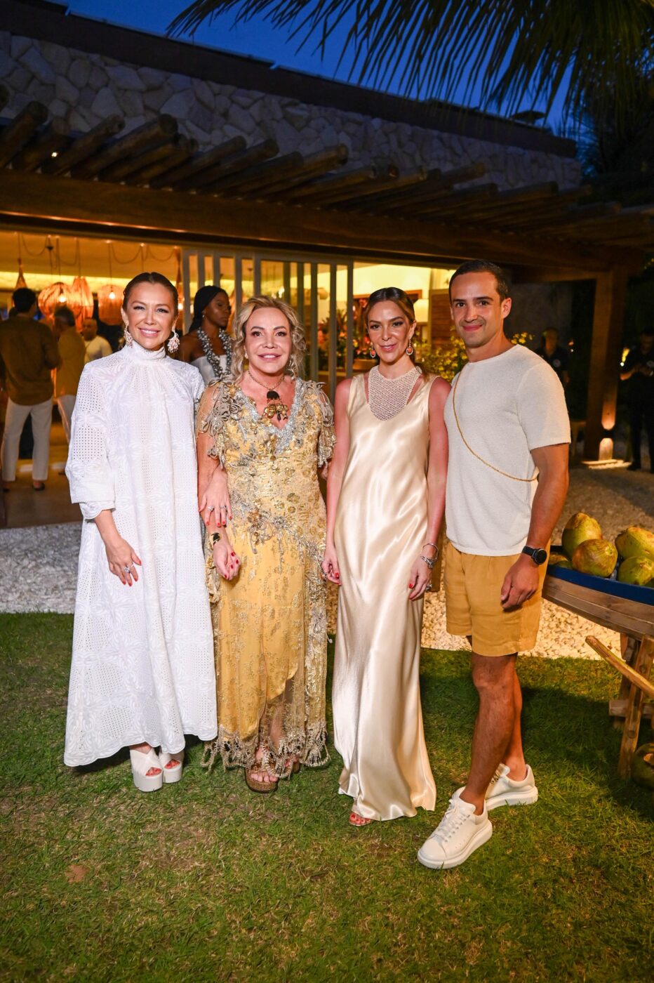 Priscila, Izaura, Mariella e Felipe Müller