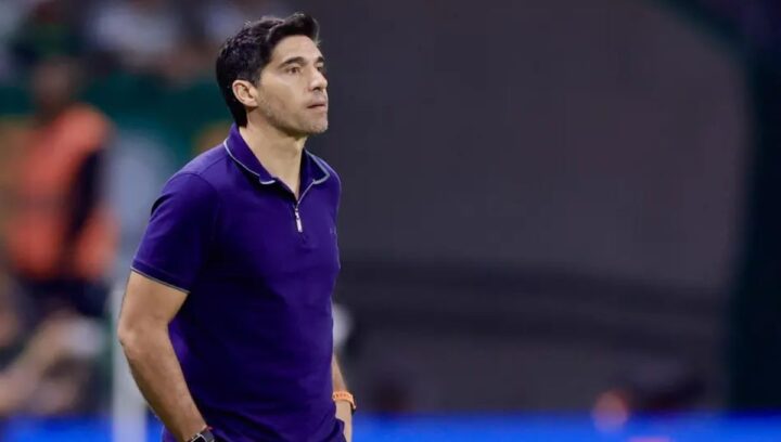 Após empate, Abel joga a toalha e diz que Brasileirão “está entregue”; veja vídeo