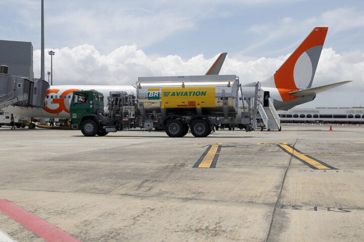 Salvador inaugura primeira operação regular de avião na América Latina com combustível sustentável (SAF)